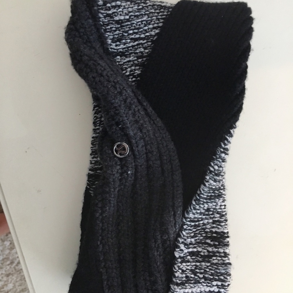 Lululemom scarf